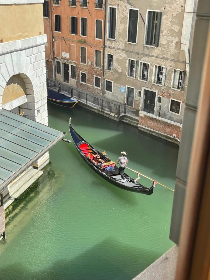 Casanova Fenice - Canal View Венеція Екстер'єр фото