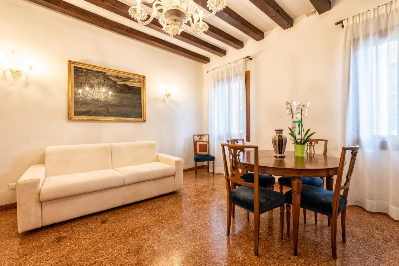 Casanova Fenice - Canal View Венеція Екстер'єр фото
